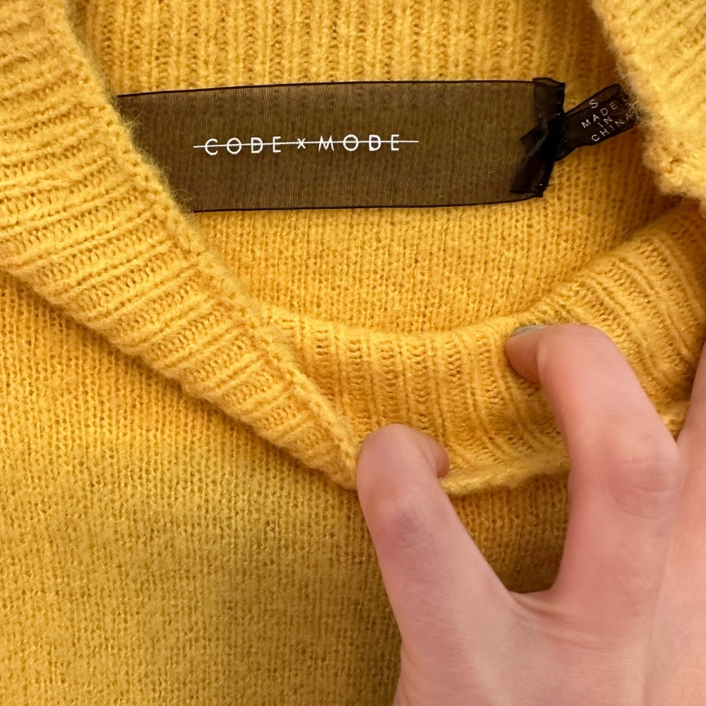 Code X Mode Yellow Bee Embroidered Turtleneck Swe… - image 2